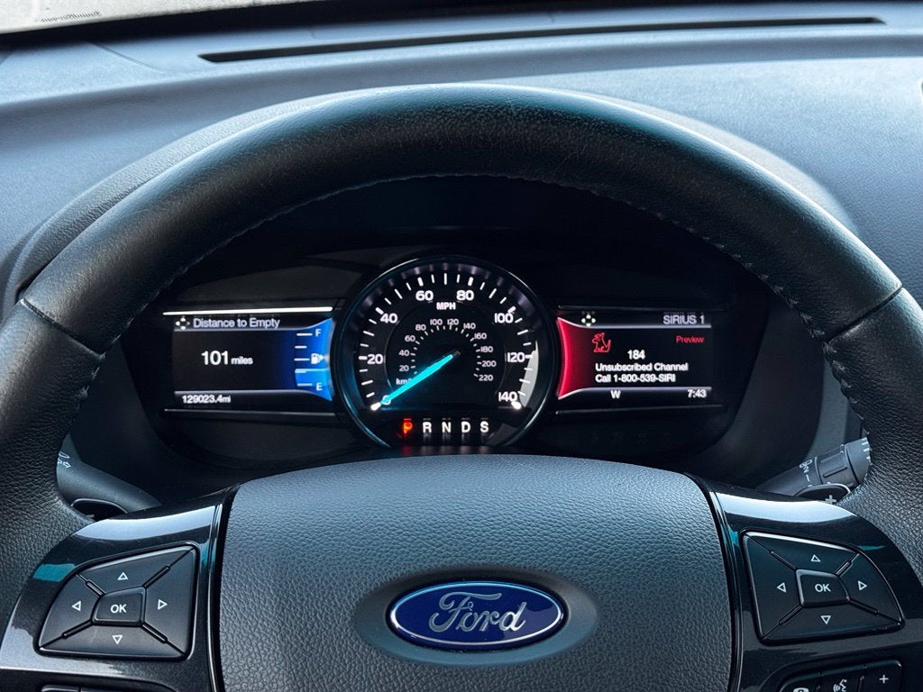 2017 Ford Explorer XLT w/2nd Row Bench