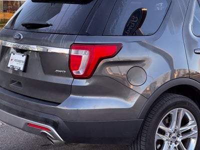 2017 Ford Explorer XLT w/2nd Row Bench