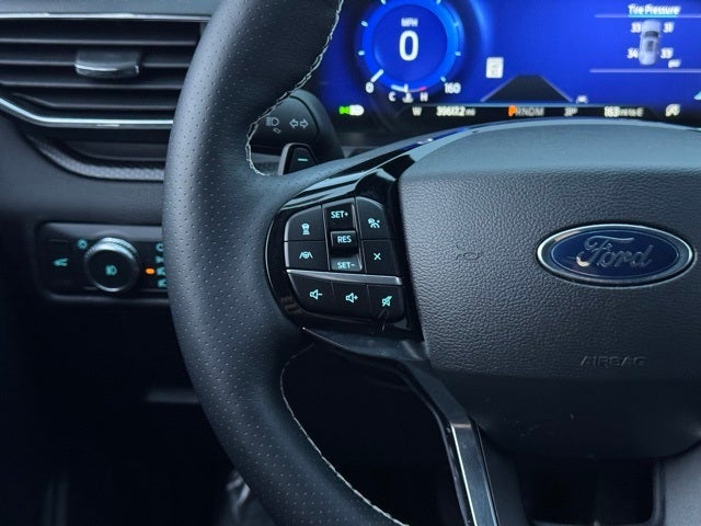 2022 Ford Explorer ST w/ Twin Panel Moonroof + Adaptive Cruise