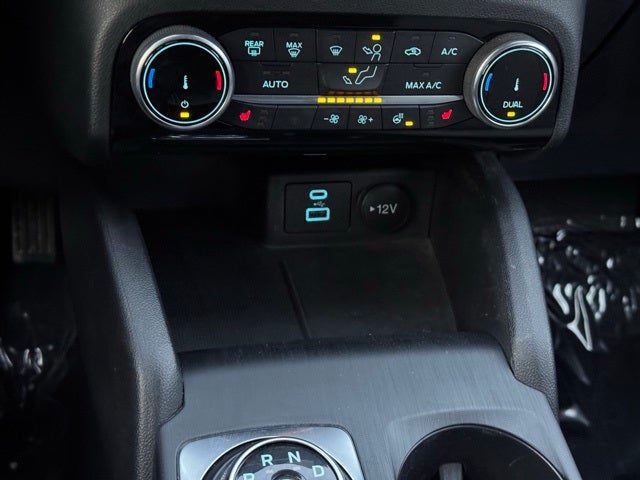 2022 Ford Escape SE Hybrid w/ Heated Steering Wheel + Power Liftgate