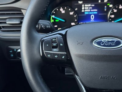 2022 Ford Escape SE Hybrid w/ Heated Steering Wheel + Power Liftgate