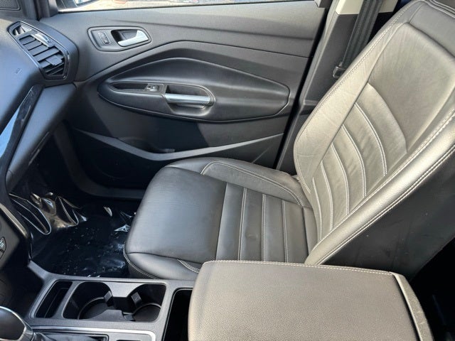 2019 Ford Escape Titanium w/ Heated Steering Wheel + Tow Package