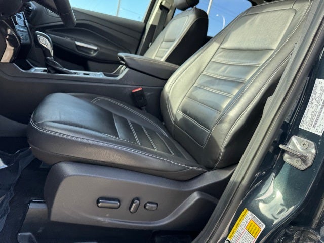 2019 Ford Escape Titanium w/ Heated Steering Wheel + Tow Package