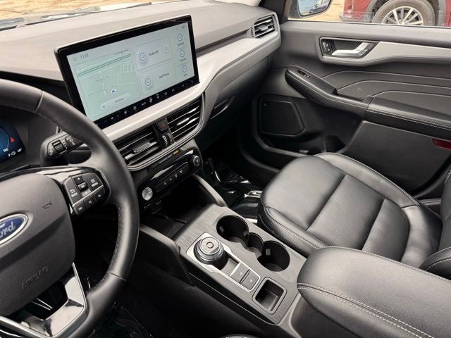 2025 Ford Escape Platinum w/ Heated Steering Wheel + Adaptive Cruise