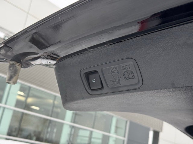 2022 Ford Expedition Max Limited w/ Panoramic Moonroof + HD Tow Package