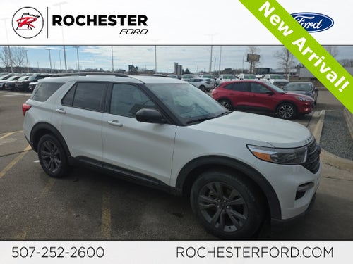2023 Ford Explorer XLT w/ Twin Panel Moonroof + Trailer Tow Package