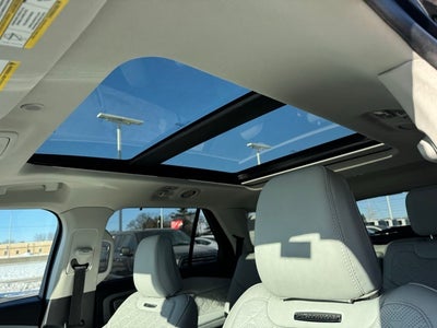 2025 Ford Explorer Platinum w/ Twin Panel Moonroof + Massaging Seats