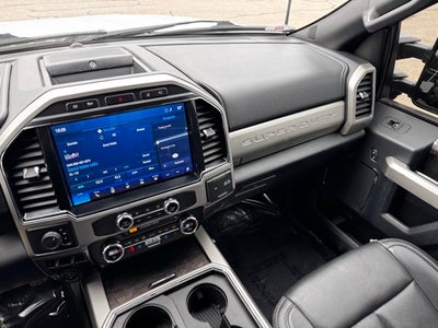 2022 Ford F-350SD Lariat Special w/ Twin Panel Moonroof + 360 Camera