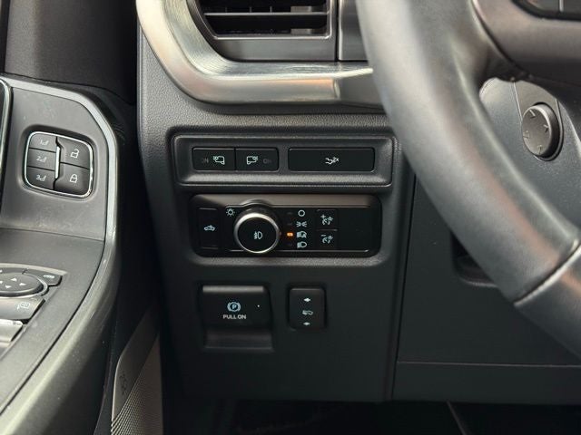 2023 Ford F-150 Lariat w/ Twin Panel Moonroof + Heated Steering Wheel