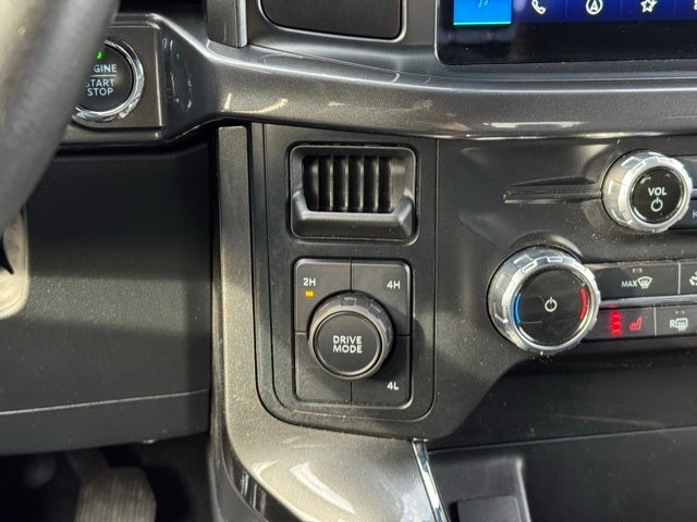 2023 Ford F-150 XLT w/ Intelligent Access + Power Sliding Rear Window