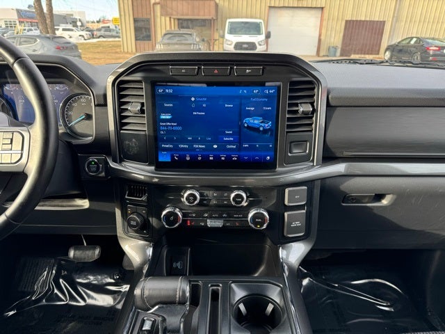 2023 Ford F-150 XLT w/ Intelligent Access + Power Sliding Rear Window