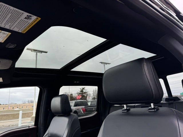 2023 Ford F-150 Lariat w/ Twin Panel Moonroof + 157" Wheelbase / 6.5' Box