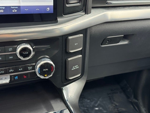 2023 Ford F-150 Lariat w/ Twin Panel Moonroof + 157" Wheelbase / 6.5' Box