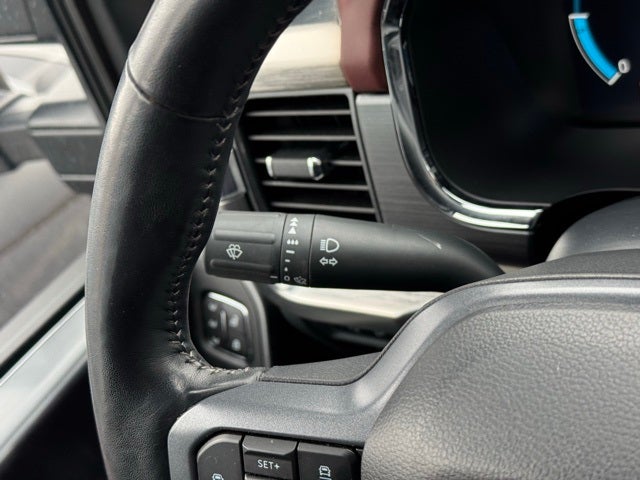 2023 Ford F-150 Lariat w/ Twin Panel Moonroof + 157" Wheelbase / 6.5' Box