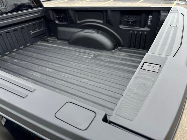 2023 Ford F-150 Lariat w/ Twin Panel Moonroof + 157" Wheelbase / 6.5' Box