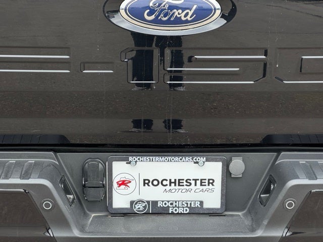 2023 Ford F-150 Lariat w/ Twin Panel Moonroof + 157" Wheelbase / 6.5' Box