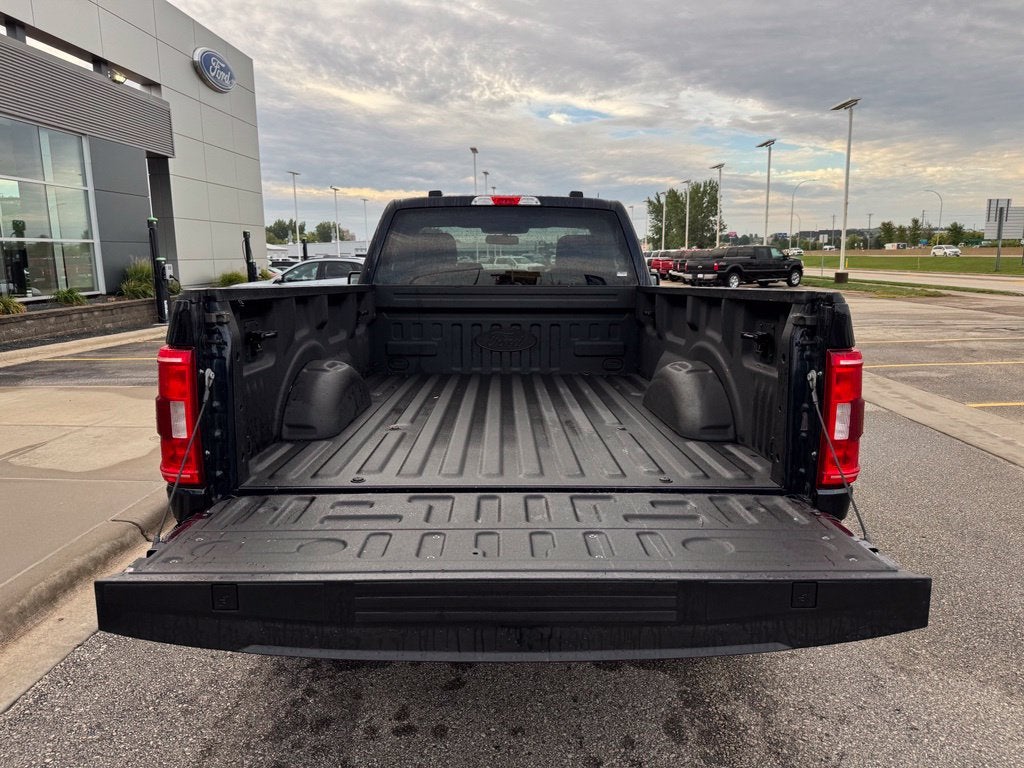2023 Ford F-150 XLT w/8' Bed