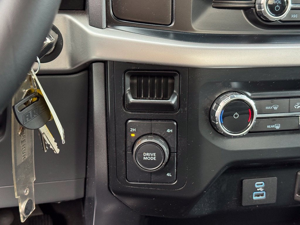 2023 Ford F-150 XLT w/8' Bed