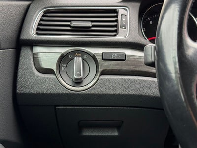 2018 Volkswagen Passat 2.0T SE