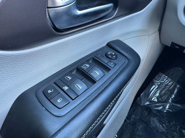 2020 Chrysler Voyager LXI