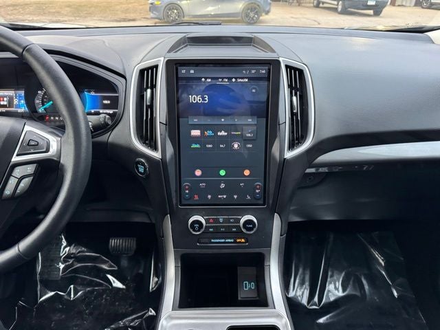2023 Ford Edge SEL w/Heated Steering Wheel + Panoramic Vista Roof