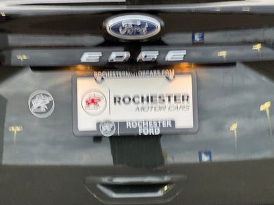 2023 Ford Edge SEL w/Heated Steering Wheel + Panoramic Vista Roof