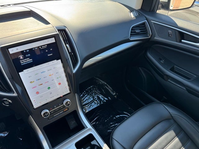 2023 Ford Edge SEL w/ Panoramic Moonroof + Heated Steering Wheel