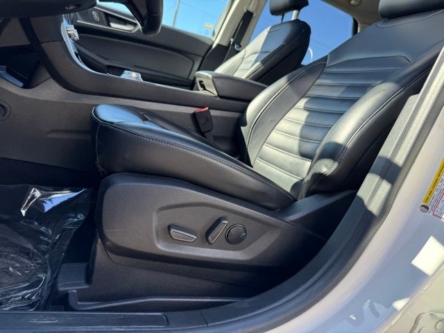 2023 Ford Edge SEL w/ Panoramic Moonroof + Heated Steering Wheel