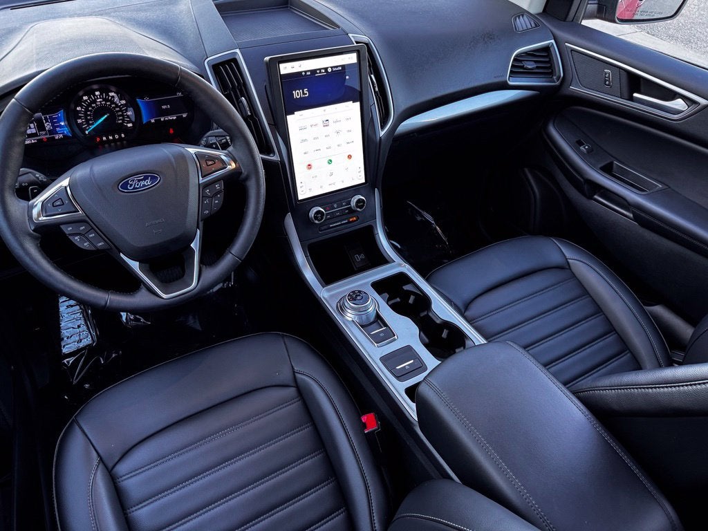 2024 Ford Edge SEL w/Panoramic Roof + Heated Steering Wheel