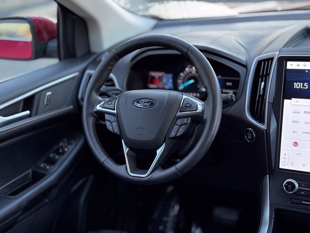 2024 Ford Edge SEL w/Panoramic Roof + Heated Steering Wheel