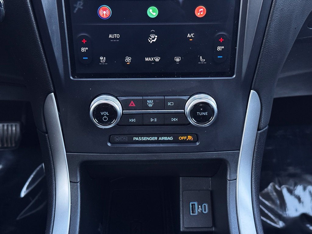 2024 Ford Edge SEL w/Panoramic Roof + Heated Steering Wheel