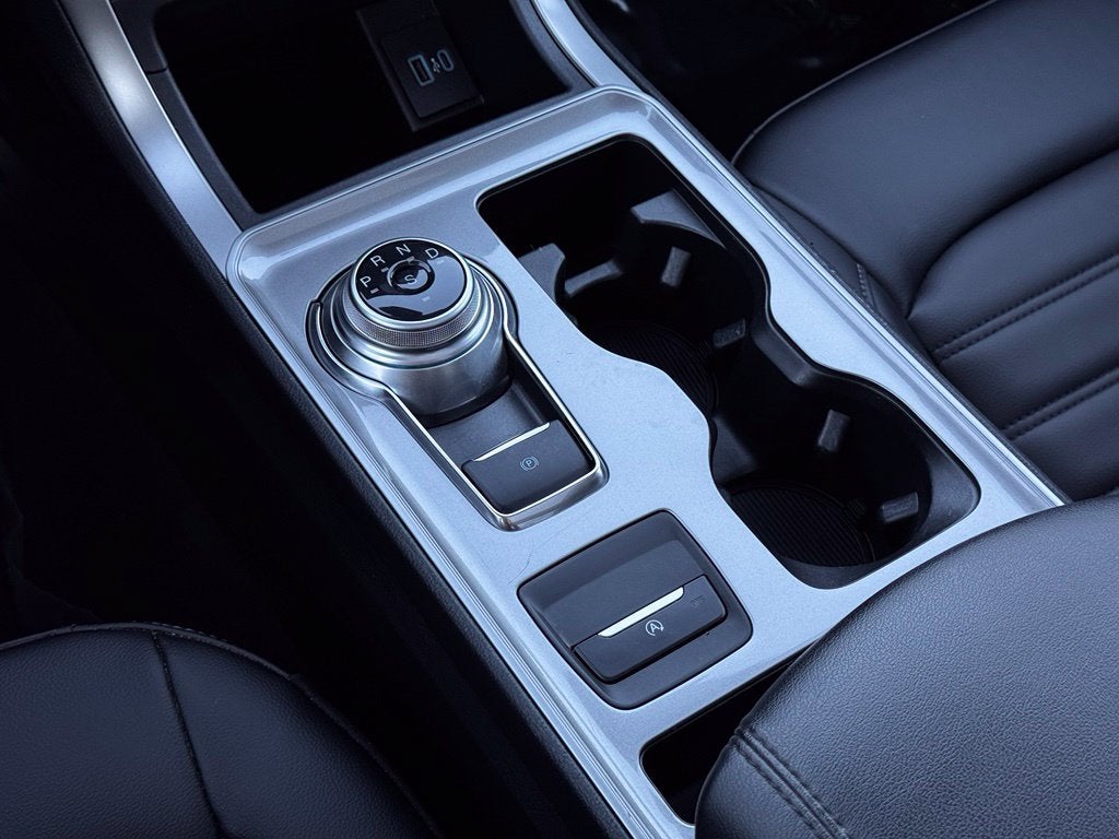 2024 Ford Edge SEL w/Panoramic Roof + Heated Steering Wheel
