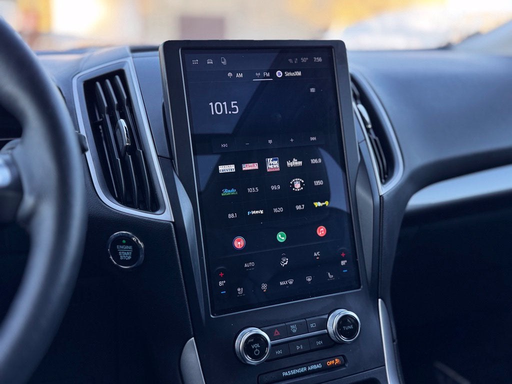 2024 Ford Edge SEL w/Panoramic Roof + Heated Steering Wheel