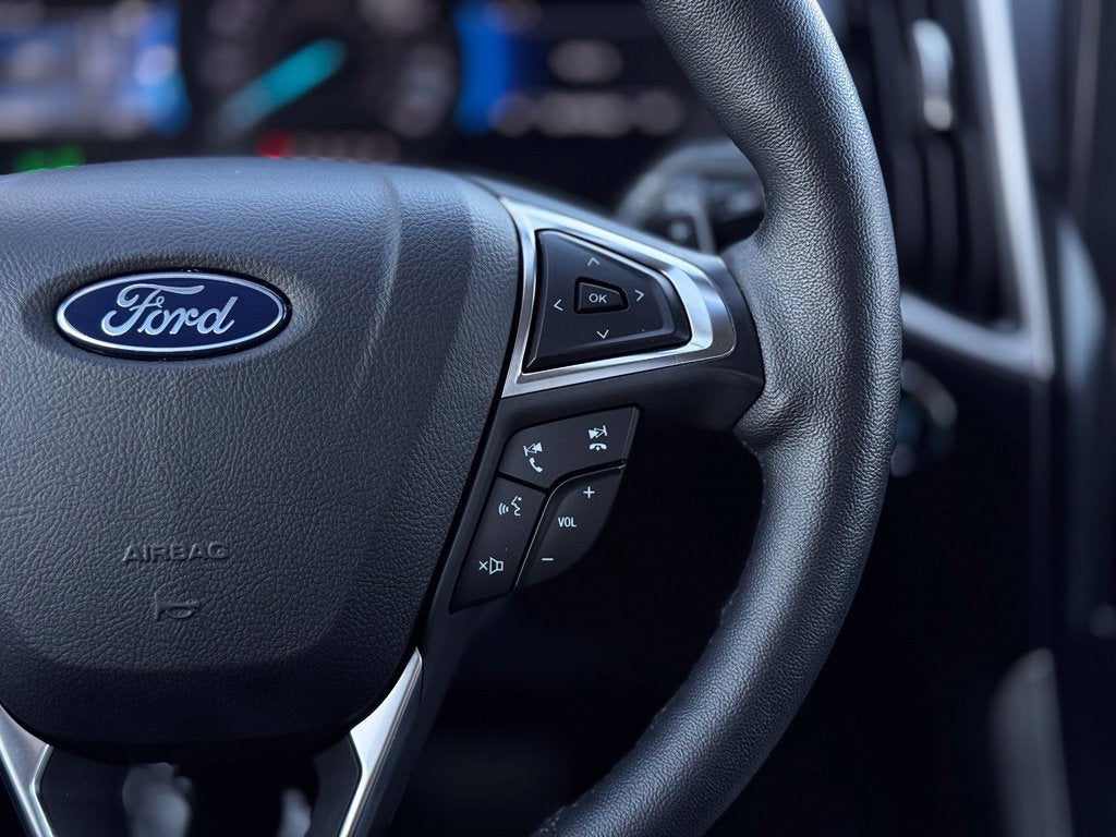 2024 Ford Edge SEL w/Panoramic Roof + Heated Steering Wheel
