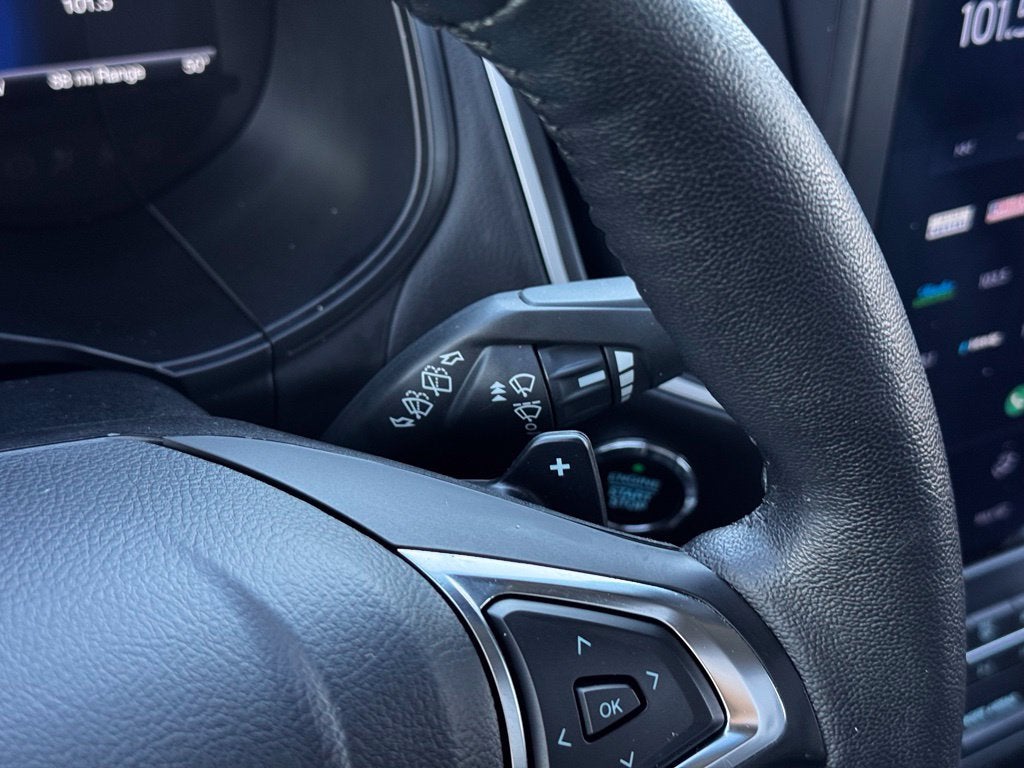 2024 Ford Edge SEL w/Panoramic Roof + Heated Steering Wheel