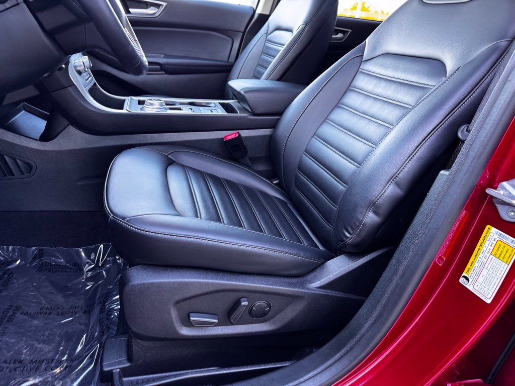 2024 Ford Edge SEL w/Panoramic Roof + Heated Steering Wheel