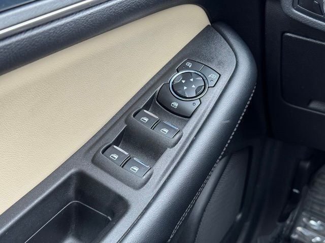 2023 Ford Edge SEL w/ Twin Panel Moonroof + Trailer Tow Package