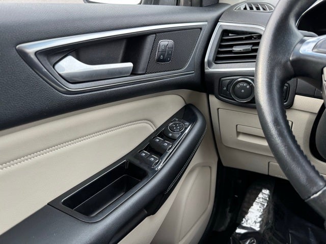 2017 Ford Edge Titanium w/ Navigation + Intelligent Access