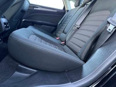 2019 Ford Fusion Hybrid SE w/ Navigation + Adaptive Cruise