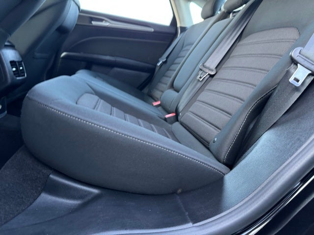 2019 Ford Fusion Hybrid SE w/ Navigation + Adaptive Cruise