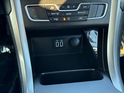 2019 Ford Fusion Hybrid SE w/ Navigation + Adaptive Cruise