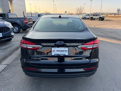 2019 Ford Fusion Hybrid SE w/ Navigation + Adaptive Cruise