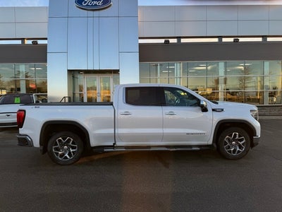 2023 GMC Sierra 1500 SLT w/ Power Moonroof + Adaptive Cruise