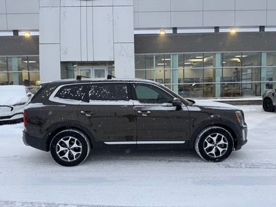 2021 Kia Telluride EX w/ Power Moonroof + 2nd Row Buckets