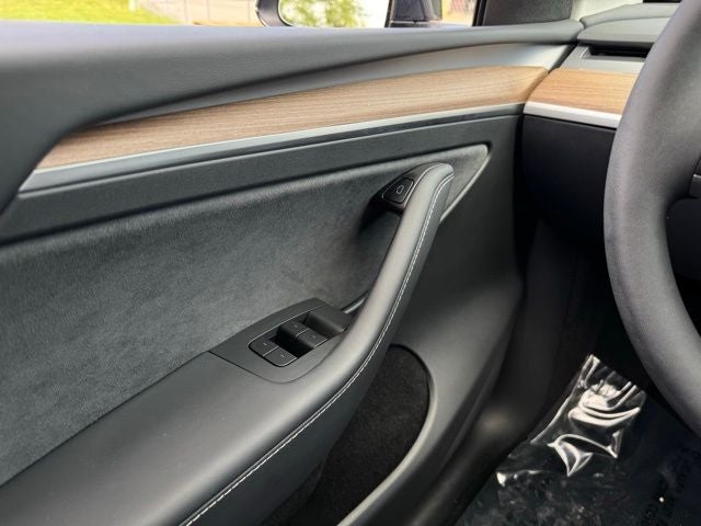 2025 Tesla Model Y Long Range