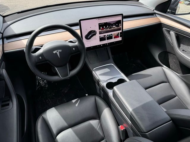 2025 Tesla Model Y Long Range