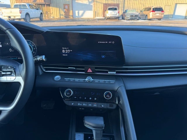 2024 Hyundai Elantra SEL w/ Power Sunroof