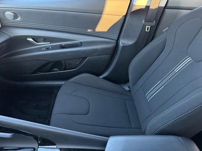2024 Hyundai Elantra SEL w/ Power Sunroof