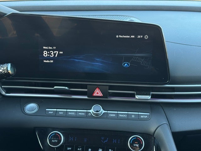 2024 Hyundai Elantra SEL w/ Power Sunroof