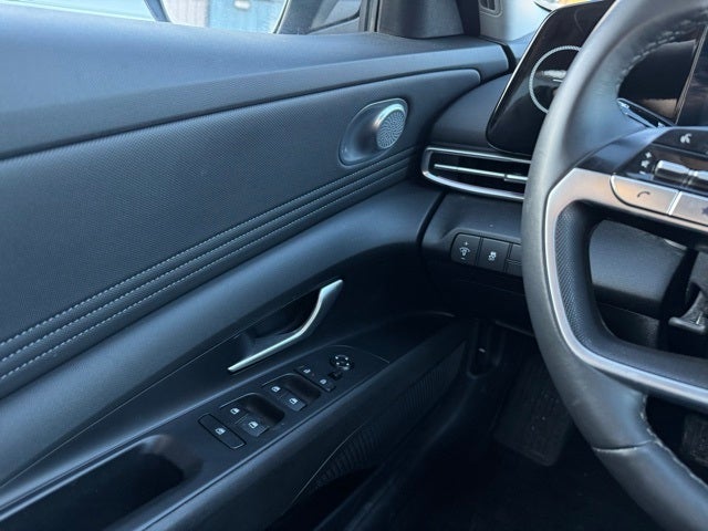 2024 Hyundai Elantra SEL w/ Power Sunroof